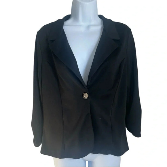Hybrid & Company Black Blazer Jacket - One-Button Closure, Made in the USA - Picture 8 of 8